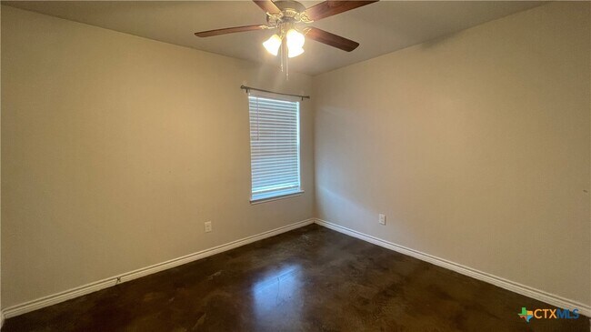 Building Photo - 202 Lowes Blvd