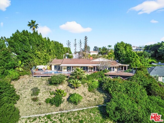 Building Photo - 3713 Dellvale Pl