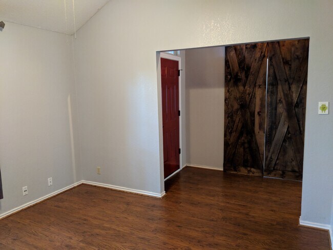 Building Photo - 1308 Meadow Lark Dr