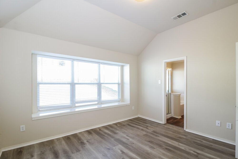 Building Photo - 109 Creekview Dr