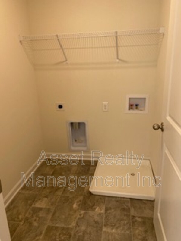 Building Photo - 12134 Evergreen Dr NE