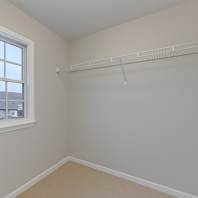 Building Photo - 3615 Fairfax Ct E