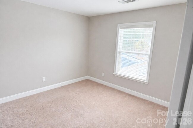 Building Photo - 116 Morning Mist Ln