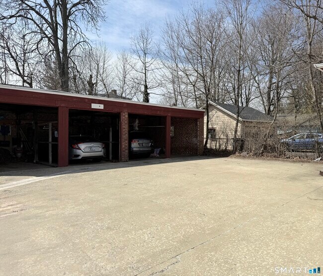 Building Photo - 804 Edgewood Ave