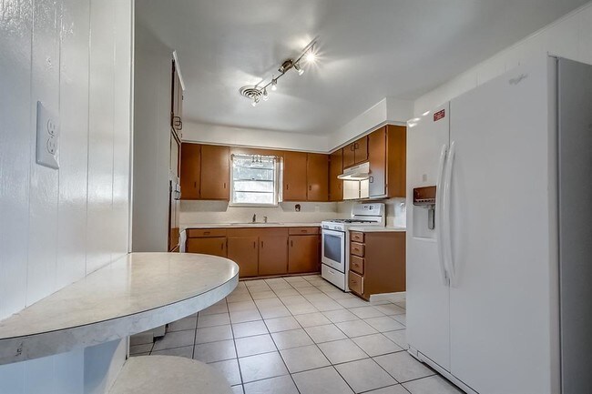 Building Photo - 15206 TX-36