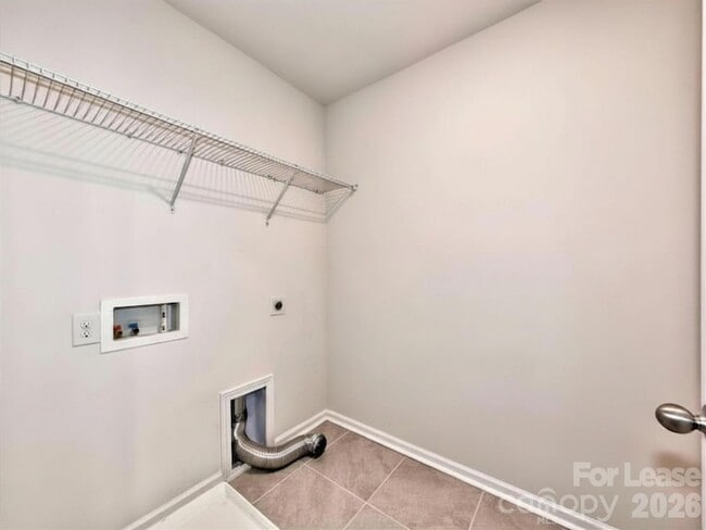 Building Photo - 915 Emma Kate Ct