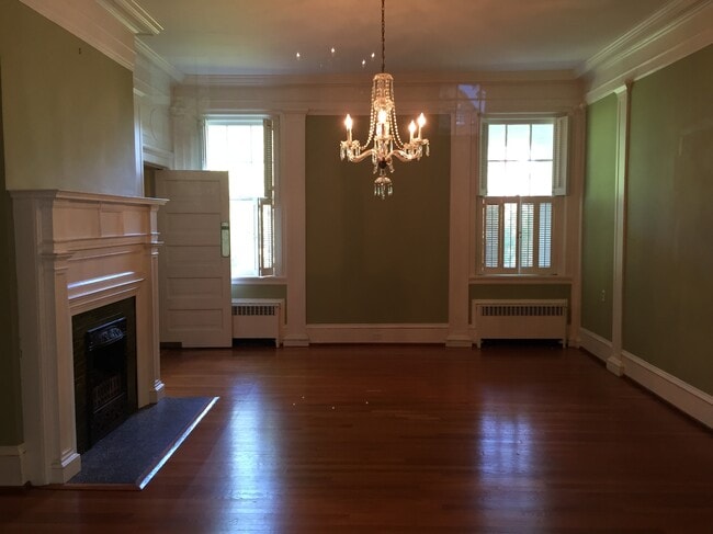 Dining Room - 1403 N Augusta St