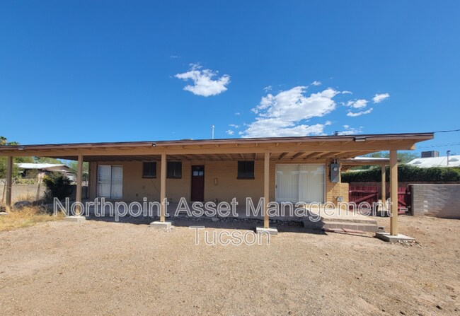 Building Photo - 210 S Alandale Pl