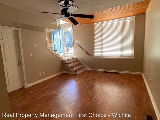 Building Photo - 2 br, 1 bath House - 725 W Stackman Dr #8