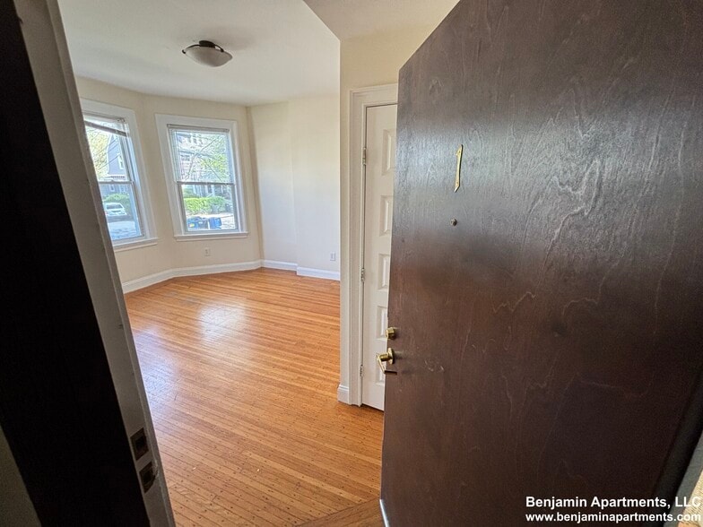 Building Photo - 41 Ashford St