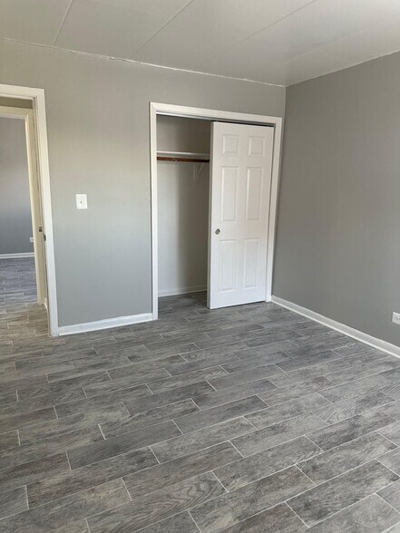 Building Photo - 1400 Carol St