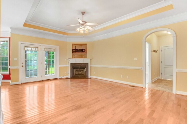 Building Photo - 200 Poplar Knoll Rd