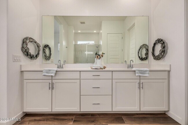 Building Photo - 2968 E Lucky Horseshoe Ln