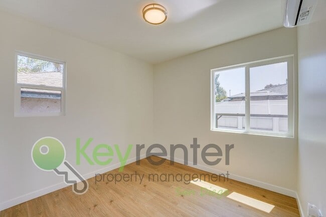 Building Photo - 2412 33rd St