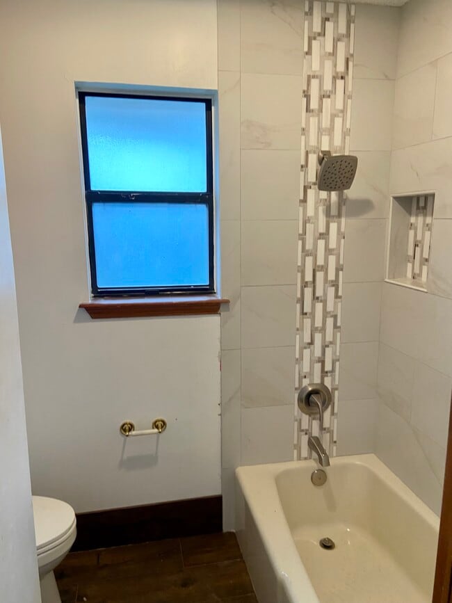 Building Photo - 2939 Quail Oak St