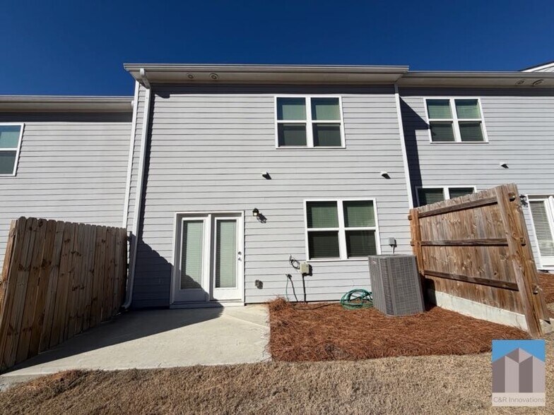 Building Photo - 3520 Condor Ct SW