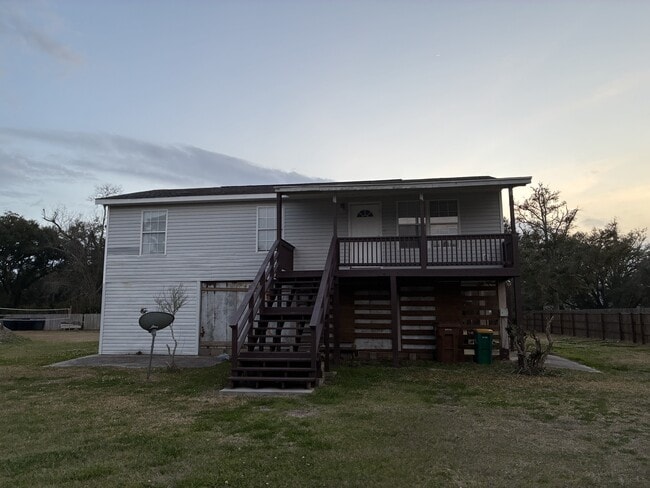 Building Photo - 389 Clark Ave