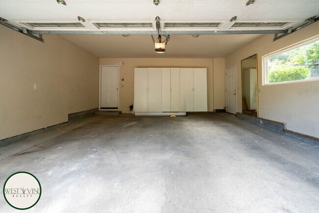Building Photo - Gorgeous Four Bedroom Home | Expansive Backyard | Swimming Pool