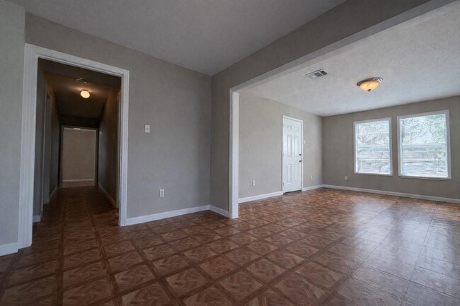 Building Photo - 3406 Milbrad St