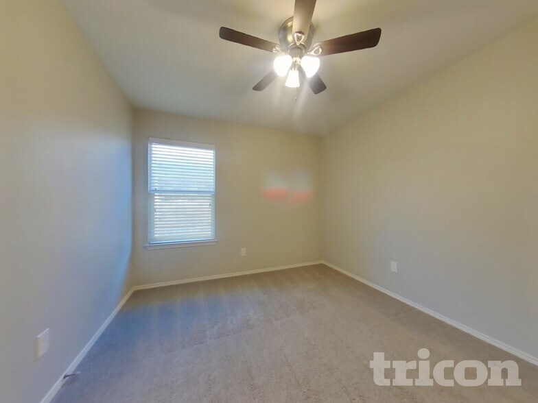 Building Photo - 9200 Tierra Verde Dr