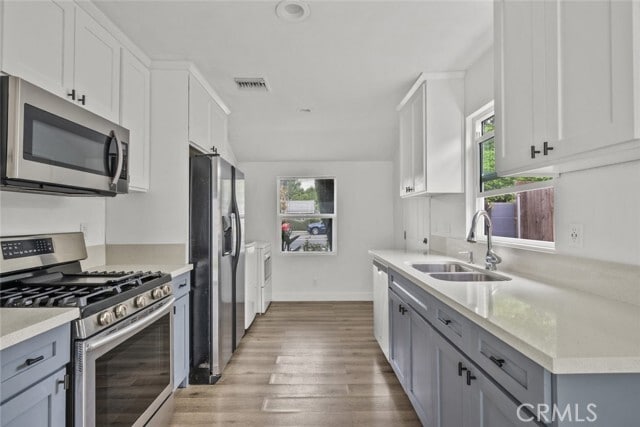 Building Photo - 7952 White Oak Ave