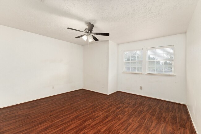 Building Photo - 3118 Kempwood Dr