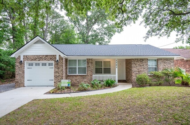 Building Photo - 1782 Dogwood Rd