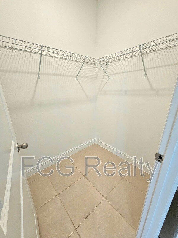 Building Photo - 15772 SW 37th Cir