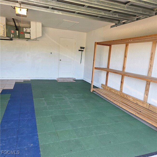 Building Photo - 842 Da Vinci Ave S