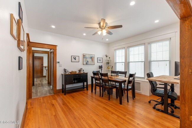 Building Photo - 106 N Pine Ave