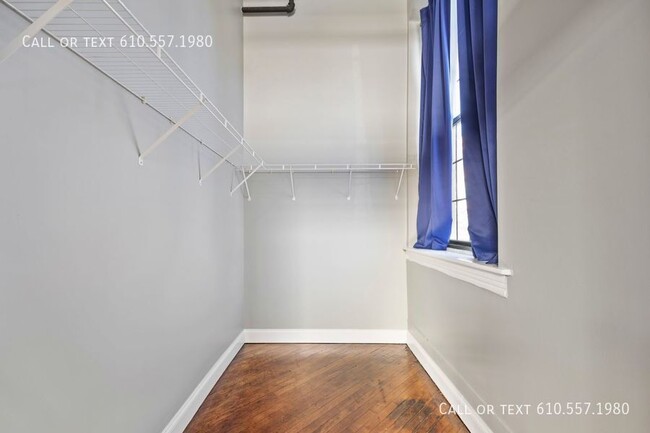 Building Photo - 1 Bedroom - 1 Bath loft apartment located ...