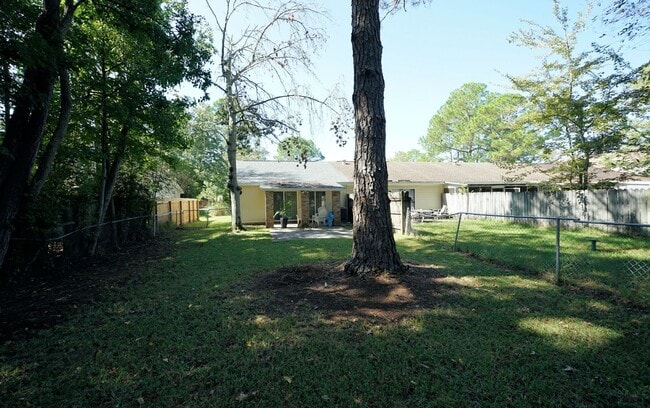 Building Photo - Great Location in Fort Walton Beach