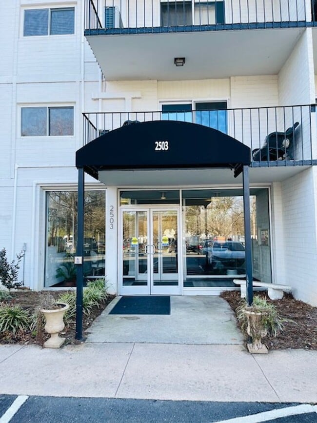 Primary Photo - Myers Park Condo, Move-In Ready! All utili...