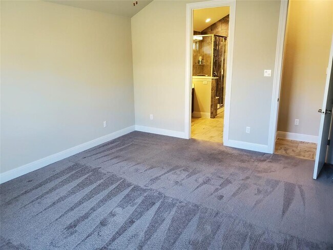 Building Photo - 539 Tanda Ln