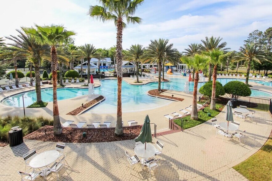 Amenity Pool - 575 Oakleaf Plantation Pky