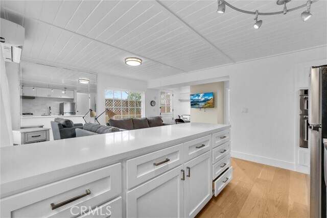 Building Photo - 575 Through St