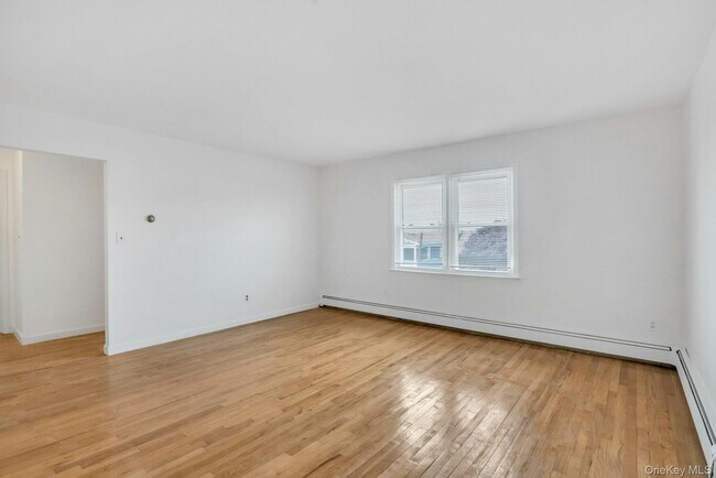 Building Photo - 105 Woodside Ave