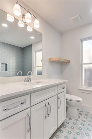 Building Photo - 3233 Sandage Ave