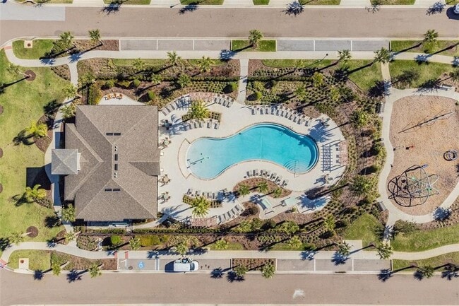 Building Photo - 18824 Birchwood Groves Dr