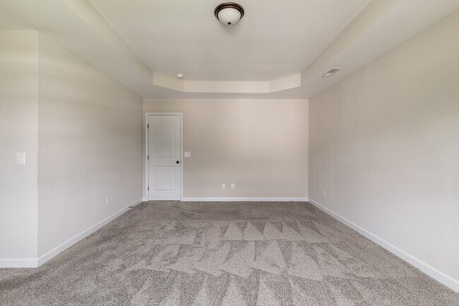 Building Photo - 300 Waylon Wy