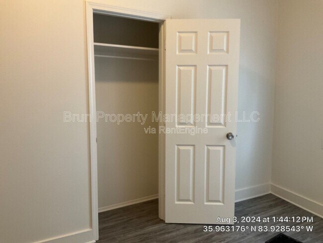 Building Photo - 1206 Forest Ave