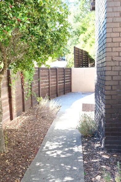 Private entrance and patio - 3270 Judith Ln