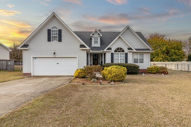 Building Photo - MUST SEE 3 BR | 2 BA w/ Finished Bonus Room *Pikeville school district*