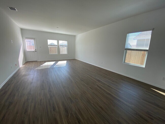 Building Photo - 117 Akela Wy