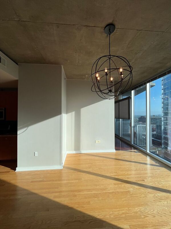 Building Photo - 301 Demonbreun St