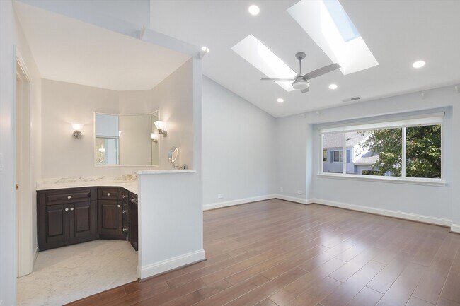 Building Photo - 169 Sierra Pass Dr