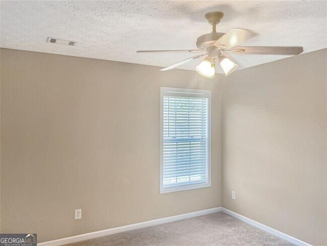 Building Photo - 3033 Kentmere Dr