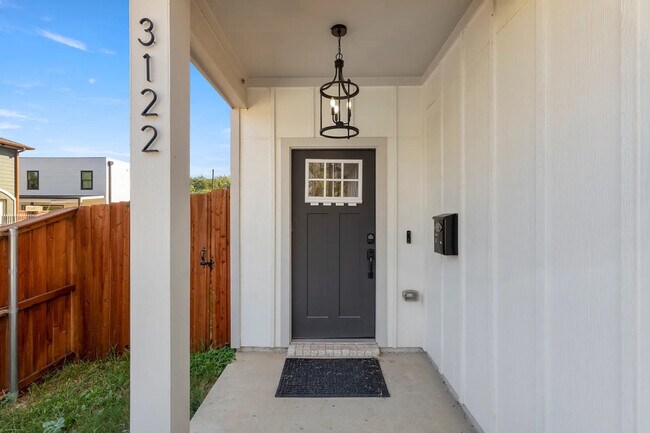 Building Photo - 3122 Chihuahua Ave