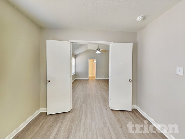 Building Photo - 8527 Sea Rim Dr