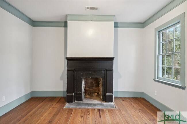 Building Photo - 510 E Jones St